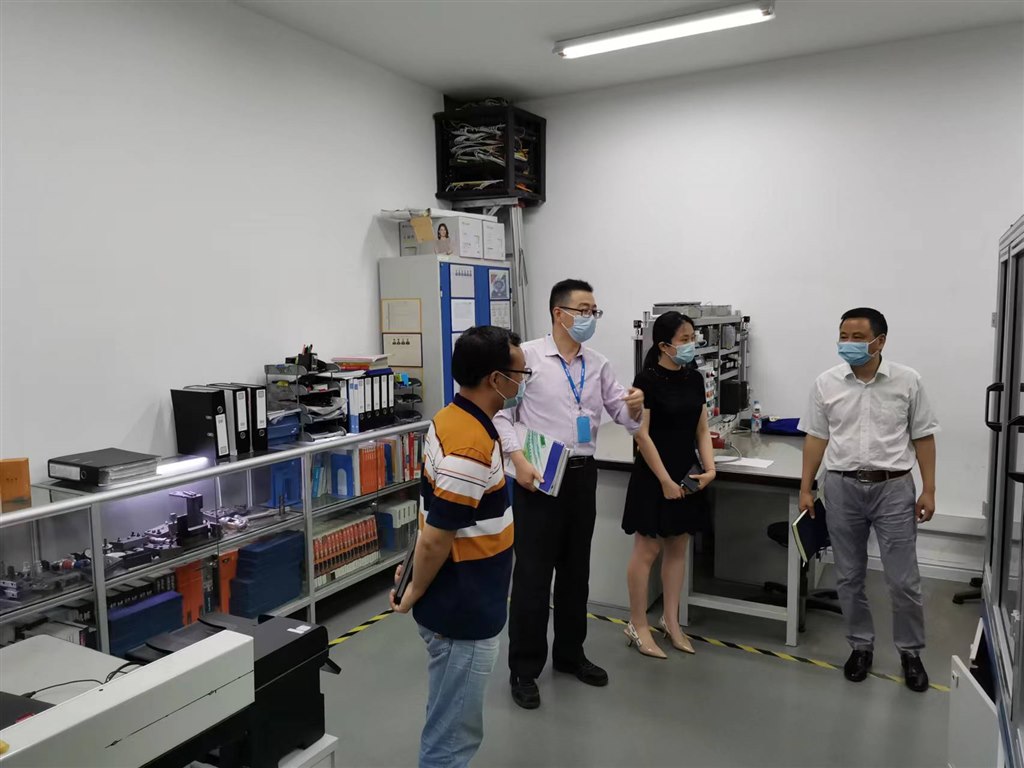 2王志平書記一行深入貿(mào)聯(lián)特種電纜(常州)有限公司開展“訪企拓崗促就業(yè)”活動.jpg 2王志平書記一行深入貿(mào)聯(lián)特種電纜(常州)有限公司開展“訪企拓崗促就業(yè)”活動.jpg