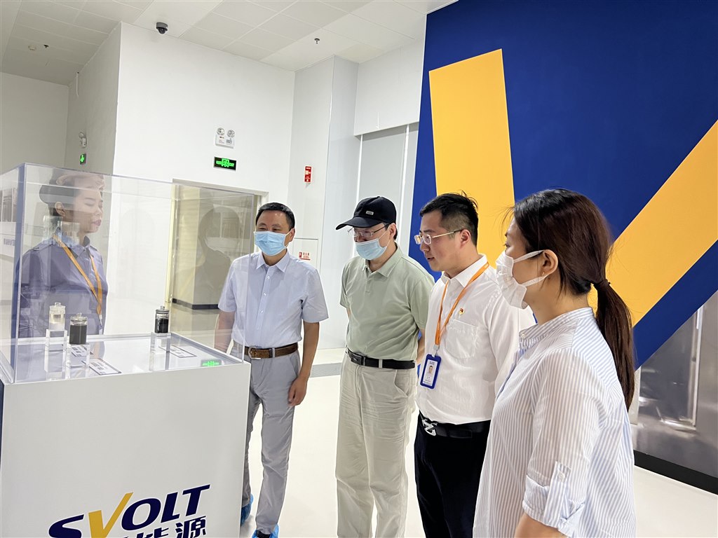 4王志平書記一行參觀企業(yè)車間.jpg 4王志平書記一行參觀企業(yè)車間.jpg