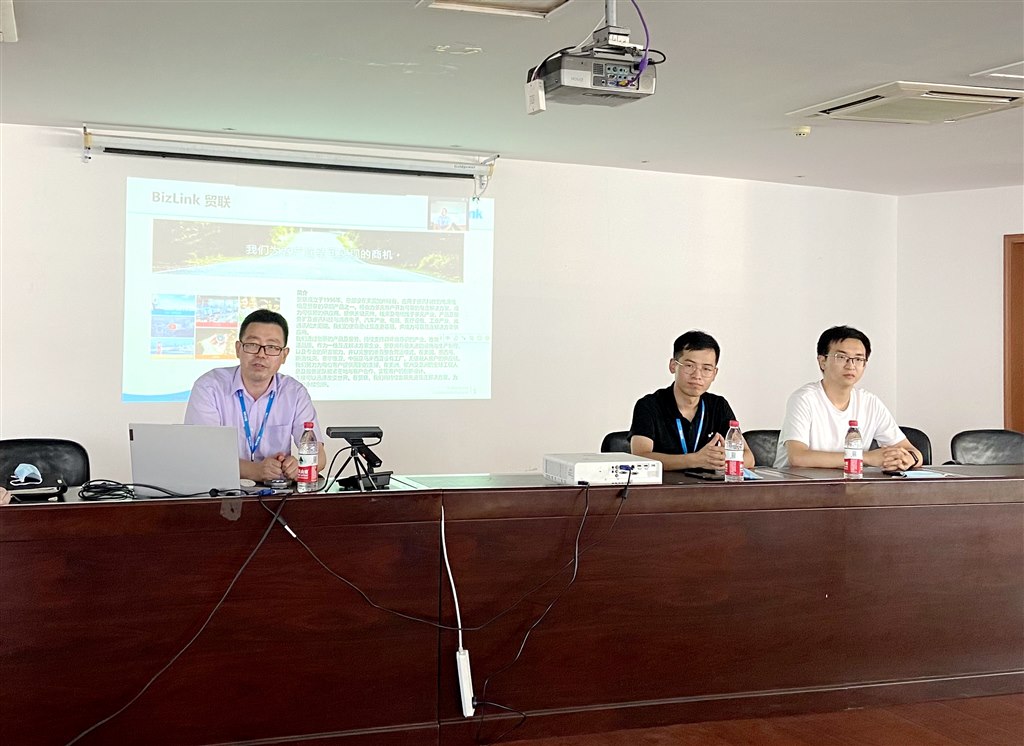 1貿(mào)聯(lián)特種電纜(常州)有限公司雙元制培訓(xùn)中心到校宣講.JPG 1貿(mào)聯(lián)特種電纜(常州)有限公司雙元制培訓(xùn)中心到校宣講.JPG