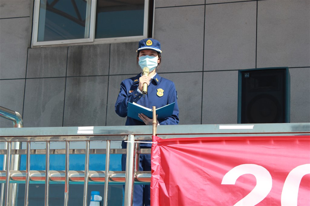 3楊嬌嬌現(xiàn)場(chǎng)指導(dǎo).JPG 3楊嬌嬌現(xiàn)場(chǎng)指導(dǎo).JPG