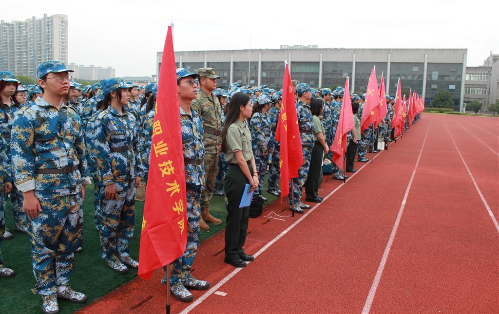 10-2全體受訓(xùn)學(xué)生.JPG 10-2全體受訓(xùn)學(xué)生.JPG