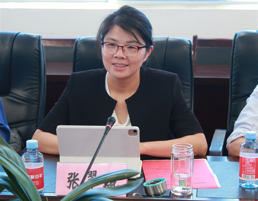 9張翠娥發(fā)言.JPG 9張翠娥發(fā)言.JPG