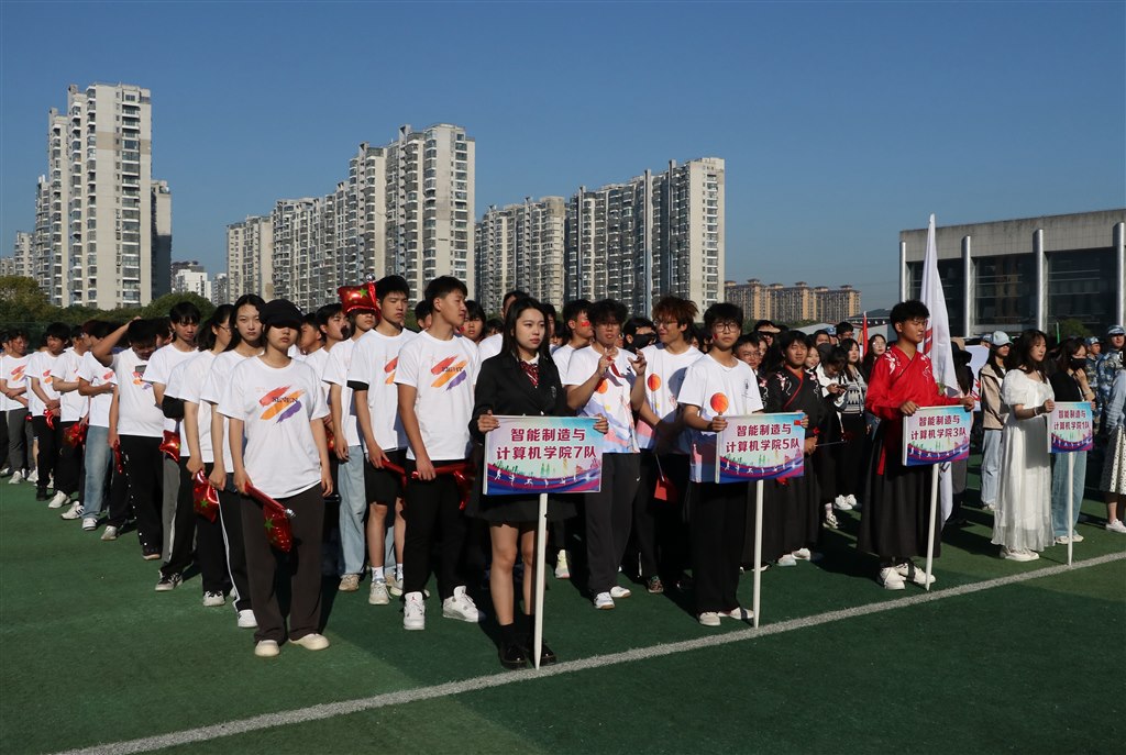 9全體學(xué)生.jpg 9全體學(xué)生.jpg