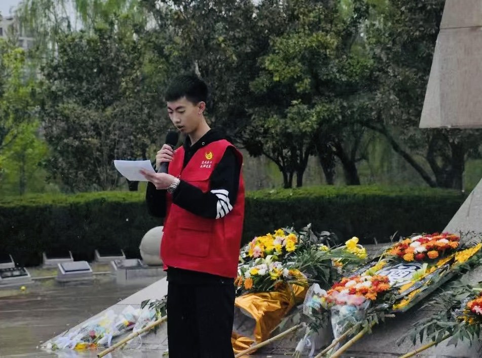 張海峰2.JPG 張海峰2.JPG