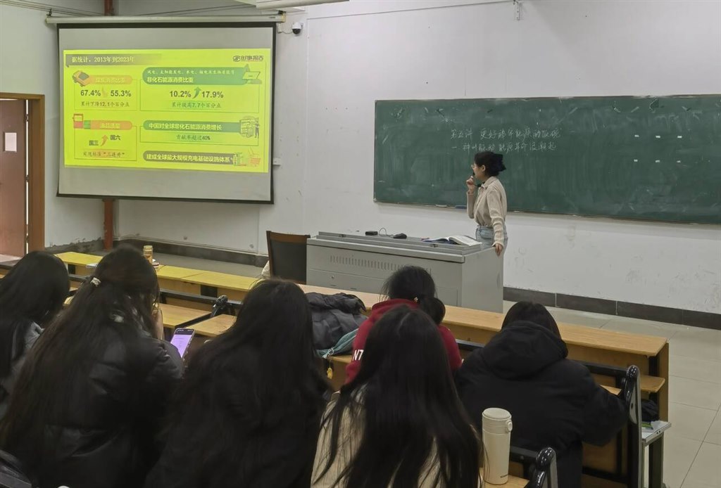 霍鑫月.jpg 霍鑫月.jpg