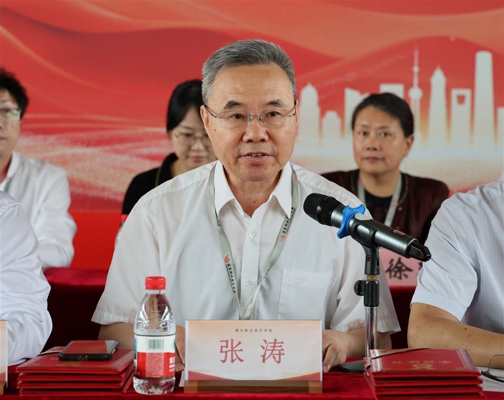 張濤.JPG 張濤.JPG