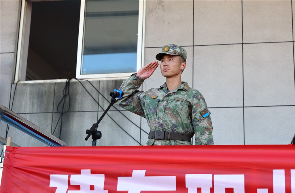 教官發(fā)言1.jpg 教官發(fā)言1.jpg